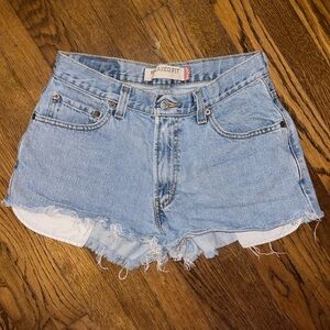 Levi’s Vintage 550 Demin Cut-Off Shorts - Size 30